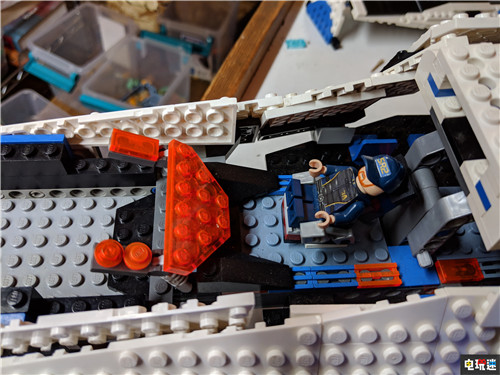 《质量效应》粉丝制作乐高版诺曼底号 细节满满 LEGO 乐高 质量效应2 质量效应 电玩迷资讯  第5张