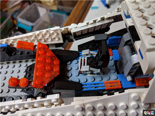 《质量效应》粉丝制作乐高版诺曼底号 细节满满 LEGO 乐高 质量效应2 质量效应 电玩迷资讯  第4张