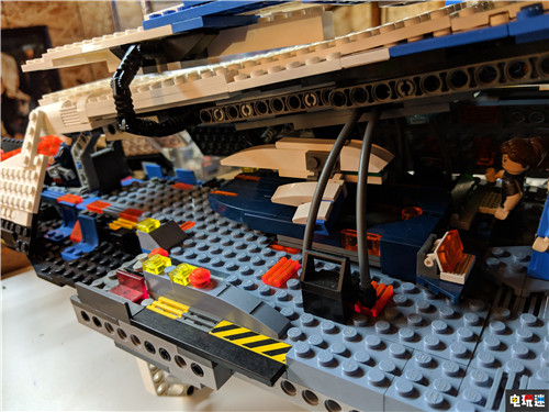 《质量效应》粉丝制作乐高版诺曼底号 细节满满 LEGO 乐高 质量效应2 质量效应 电玩迷资讯  第10张
