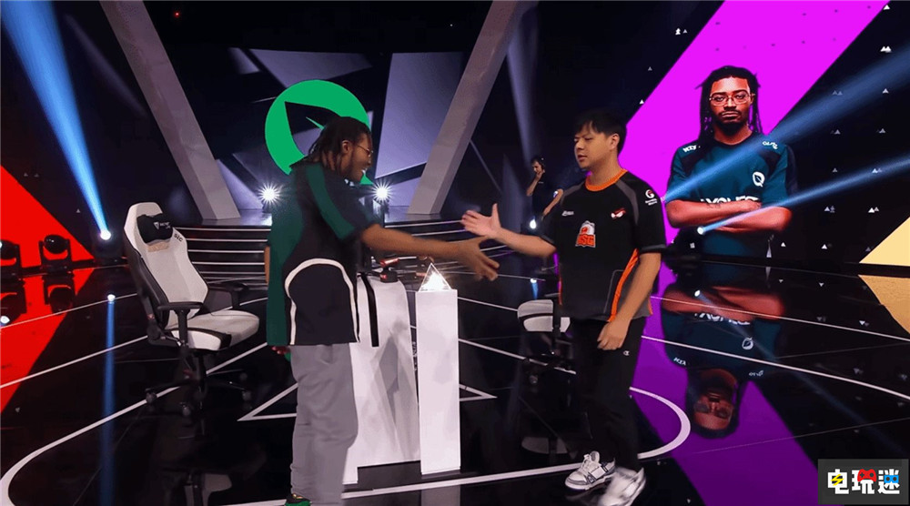 EWC《街头霸王6》Punk提前开香槟 小孩丝血反杀贡献名场面 格斗游戏 电竞 PUNK 小孩 街头霸王6 EWC 电玩迷资讯  第2张